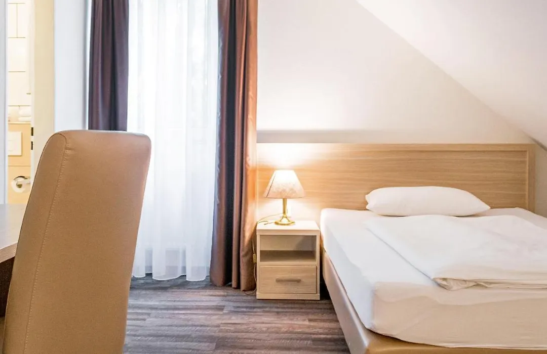 Air Hotel Wartburg-1