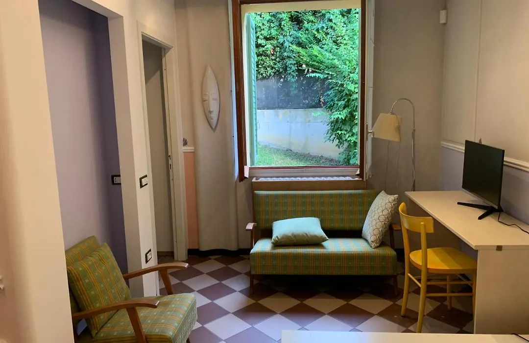 2R B&B-1