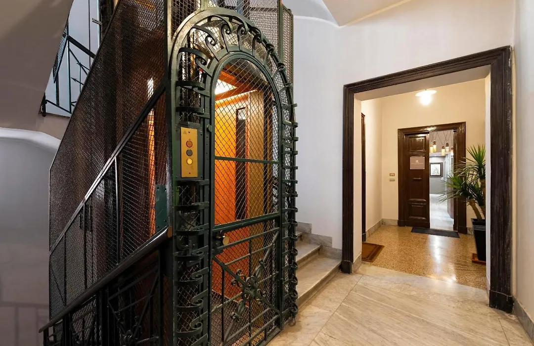 Royal Rooms Corso-1