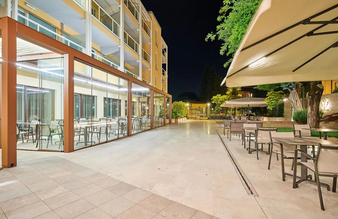 Hotel Bisesti ***S-1
