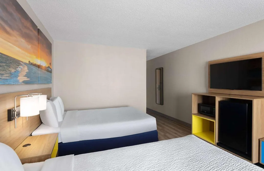 Days Inn By Wyndham Florence Near Civic Center-1