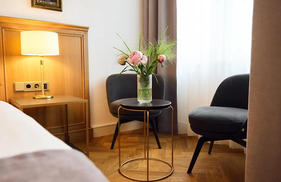 Hotel Lindenufer-1