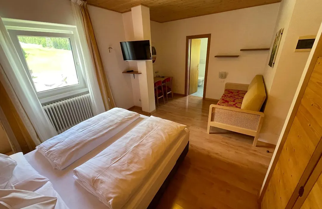 Hotel Meisules-1