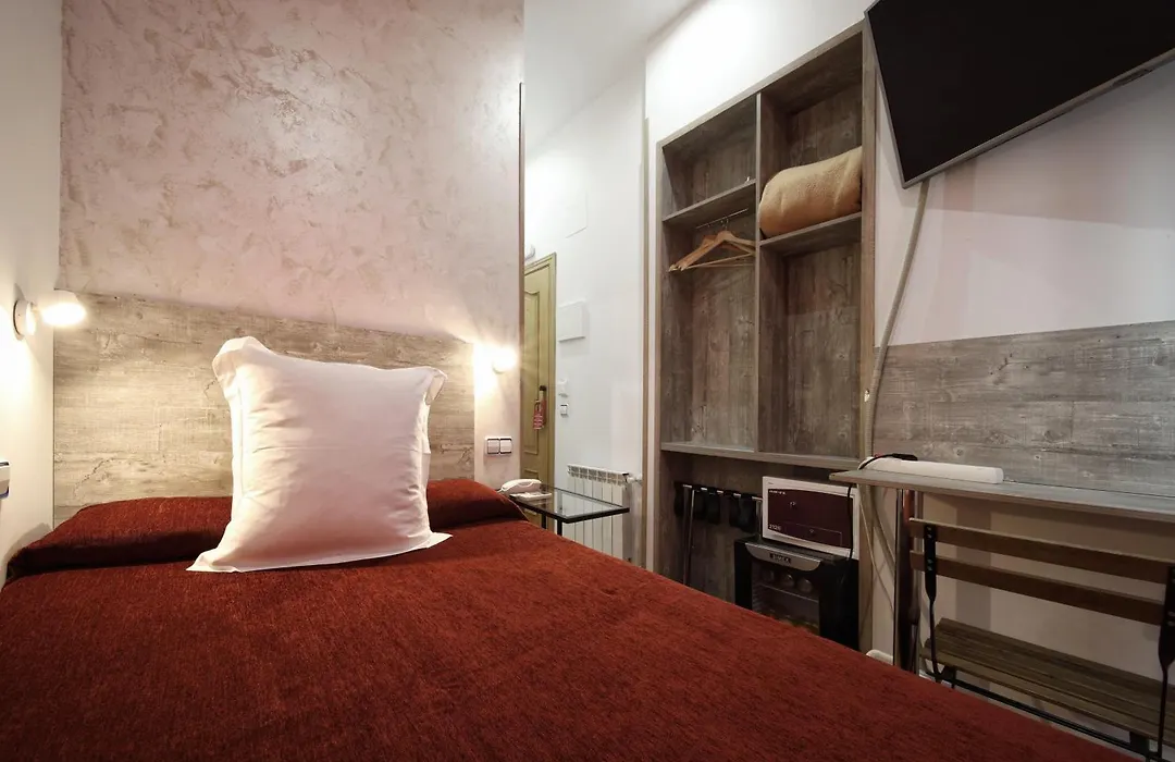 Hostal Las Fuentes (Adults Only)-1