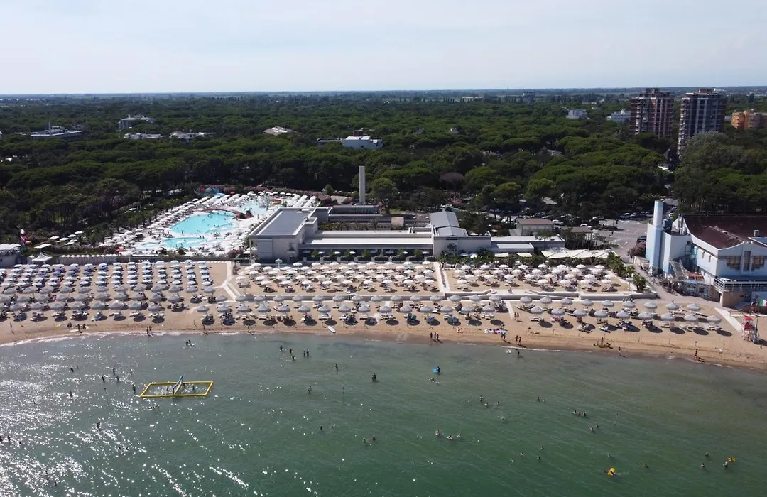 Riviera Resort Hotel-1