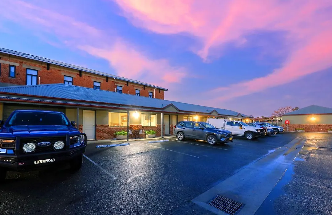 The Saltbush Motor Inn-1