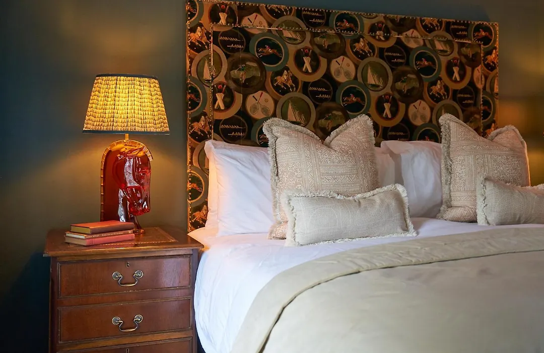 The Chestnut Horse-1