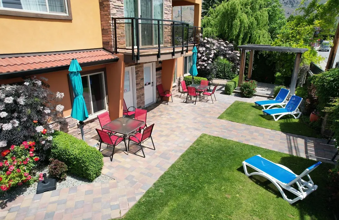 Sahara Courtyard Inn & Suites Osoyoos-1