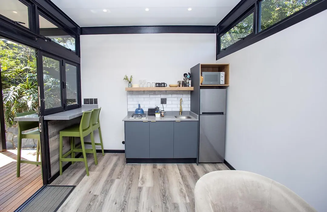 Coral Wood Self Catering Suites And B&B-1