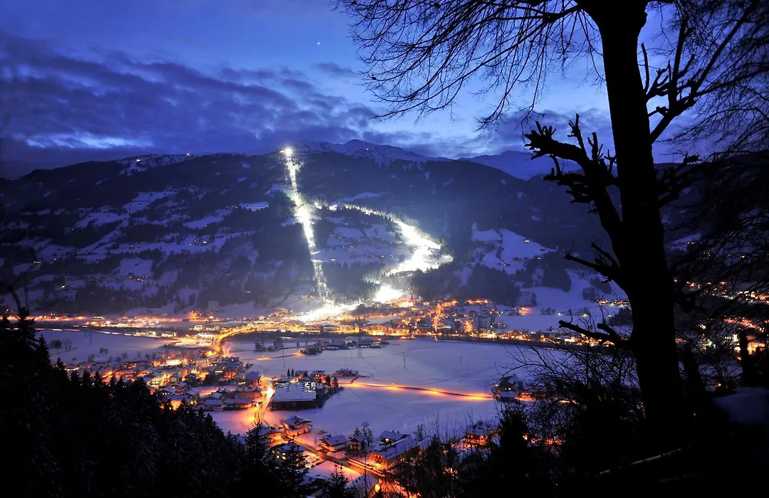 Hotel Landhaus Zillertal-1