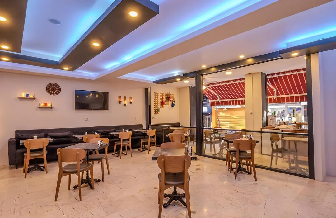 Ruby Hotel-1