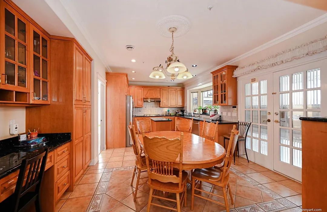 7 Bedrooms In The Heart Of Vancouver-1