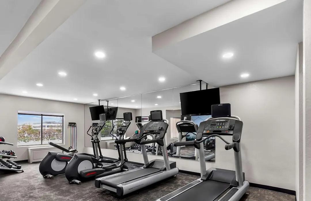 Best Western Plus Fenton-1