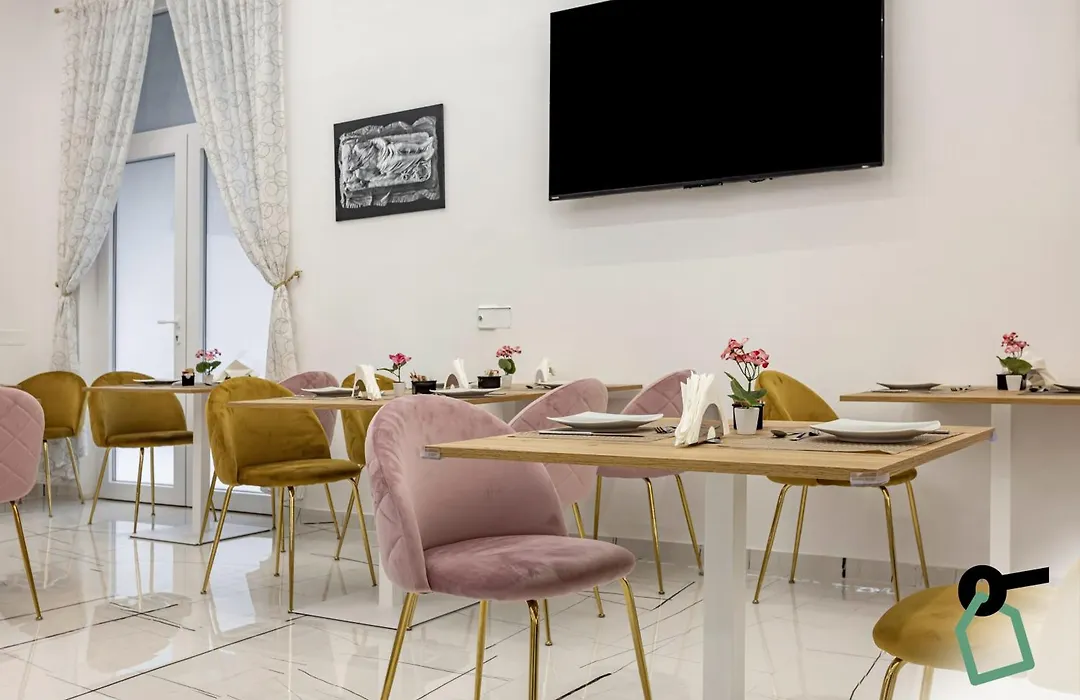 Hotiday Room Collection - Napoli Sant'Arcangelo-1