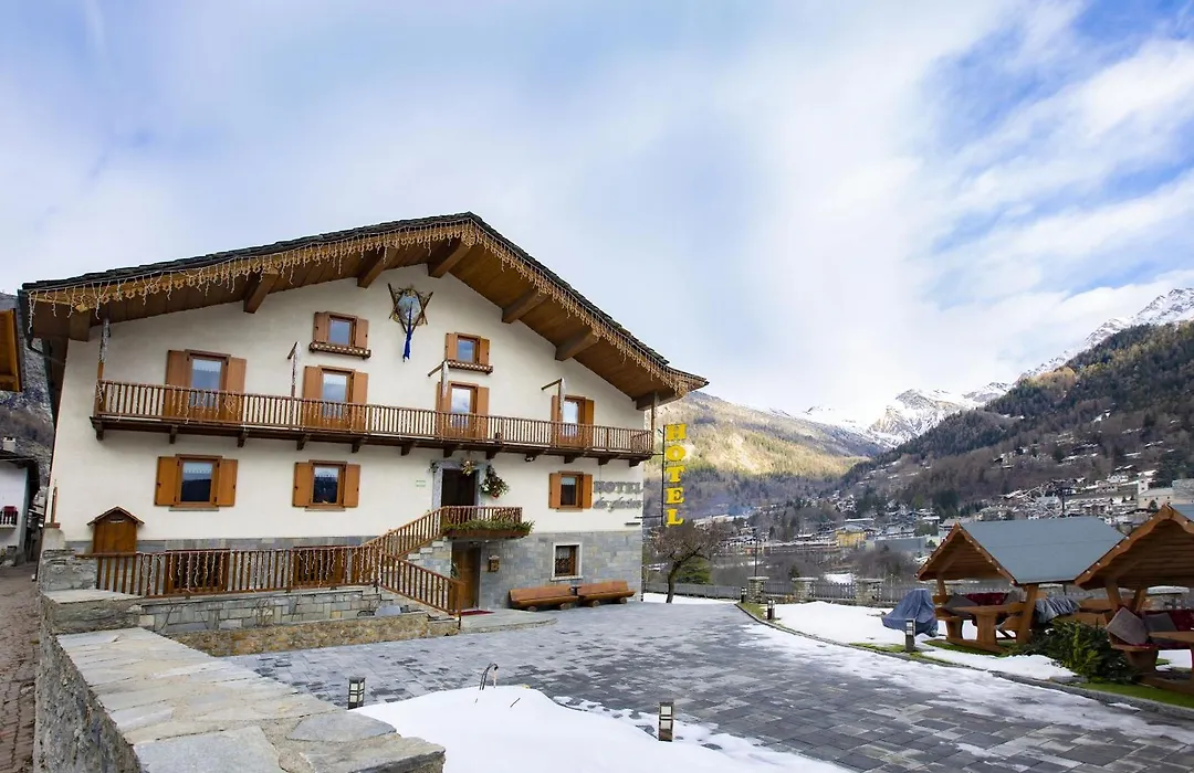 Hotel Des Glaciers-1