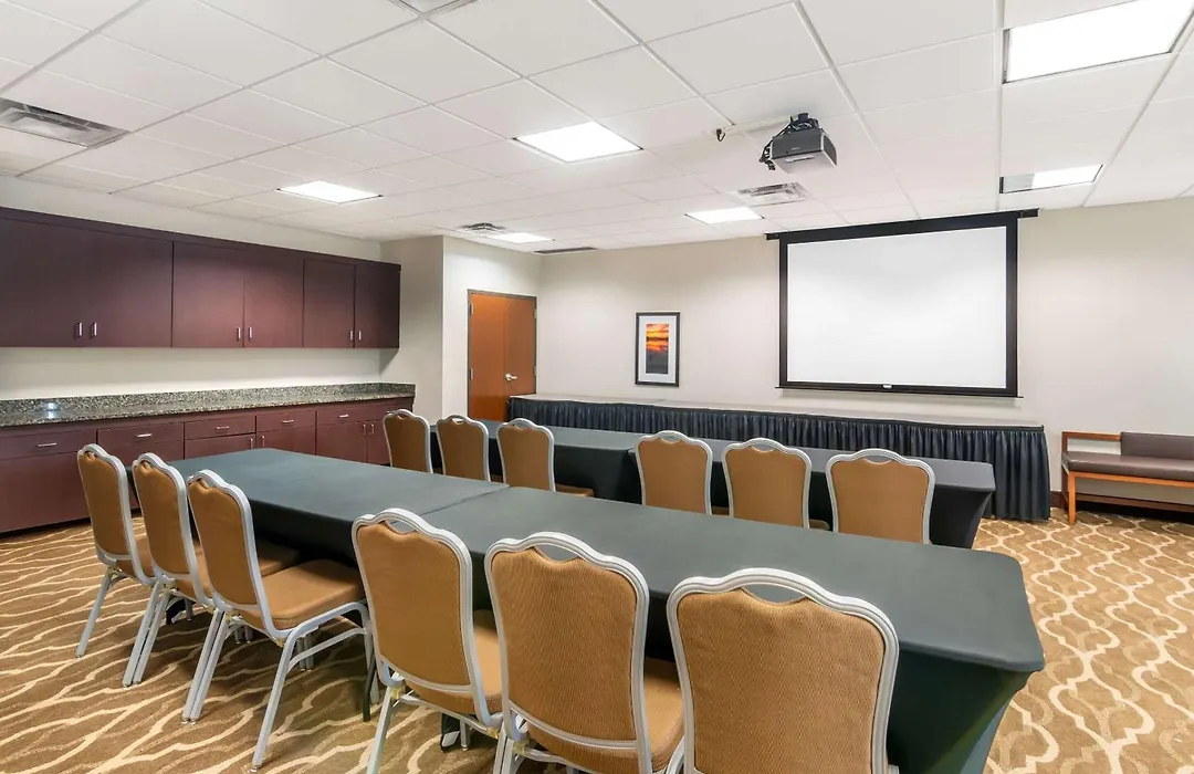 Comfort Suites Manhattan-1