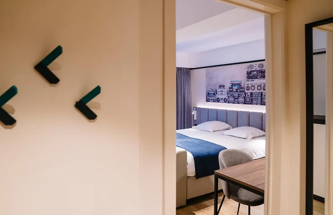 Ostend Hotel-1