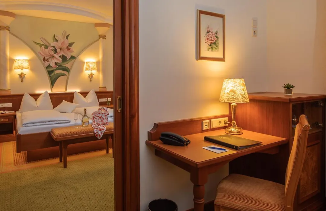Hotel Am Schlossberg-1