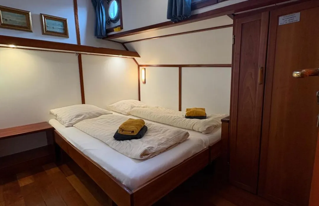 Hotelboot Zwaan-1