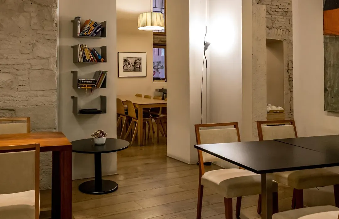 Mercer House Boria Bcn-1
