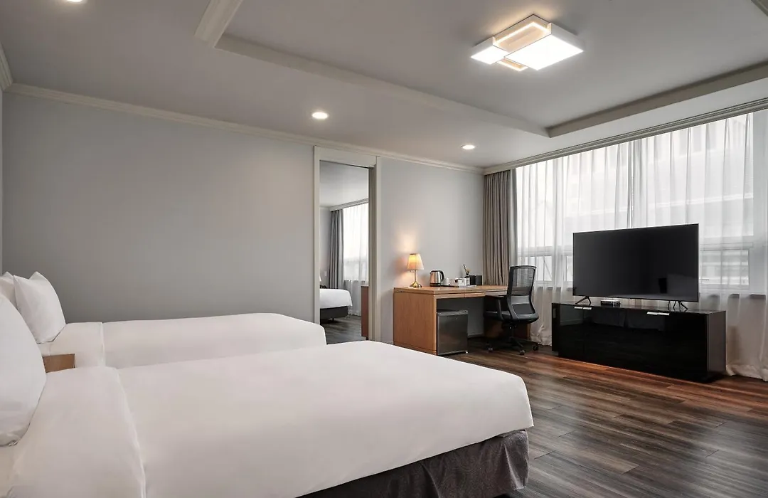 Ramada Hotel And Suites Seoul Namdaemun-1