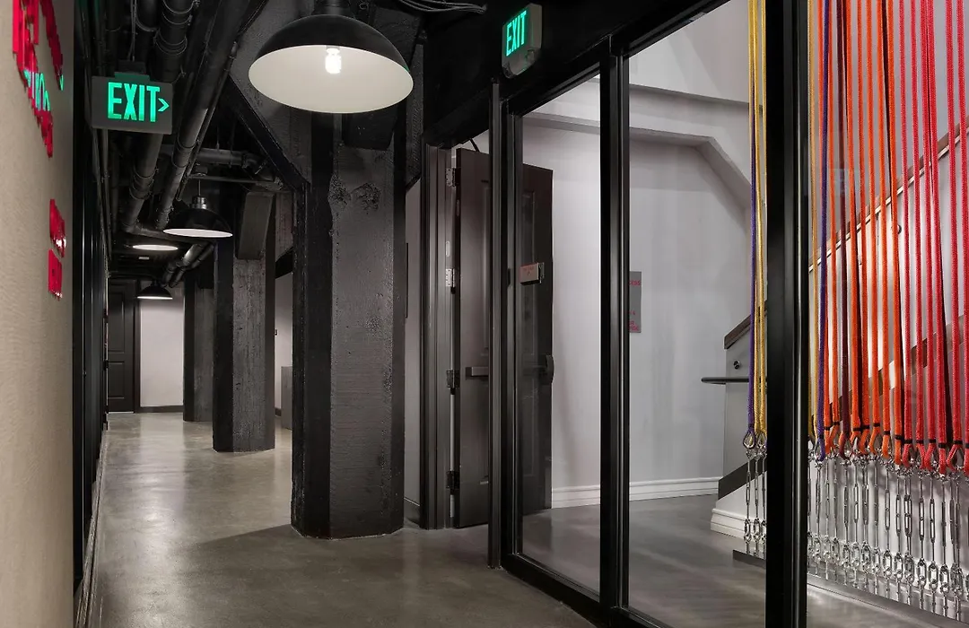 Axiom Hotel-1