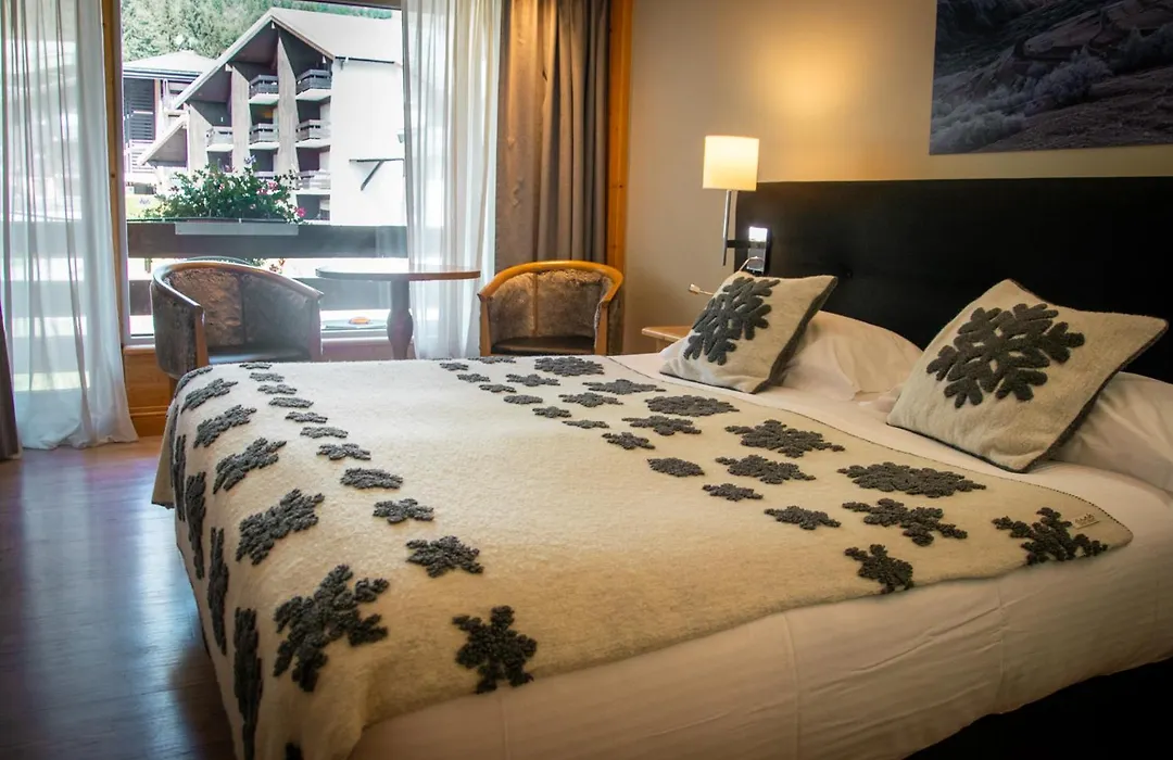 Chalet-Hôtel La Chemenaz, The Originals Relais (Hotel-Chalet de Tradition)-1