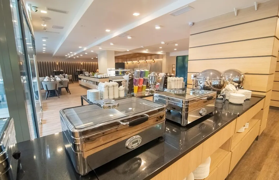 Rubin Wellness&Conference Hotel-1