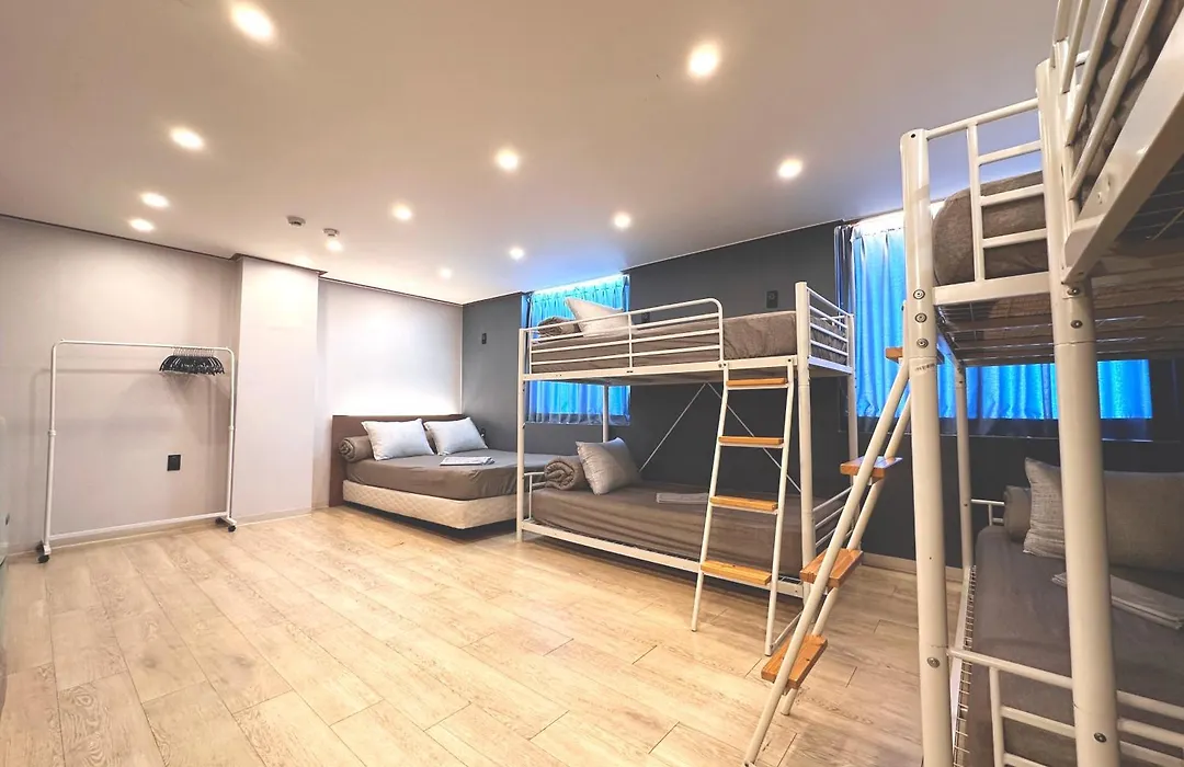 Oyo Rooftop Hostel-1