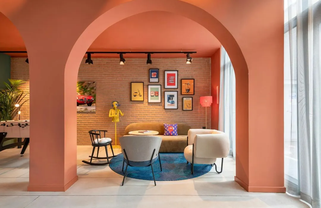 Moxy Verona-1