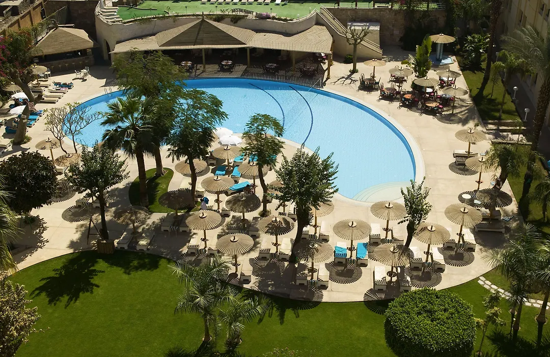 Aracan Eatabe Luxor Hotel-1