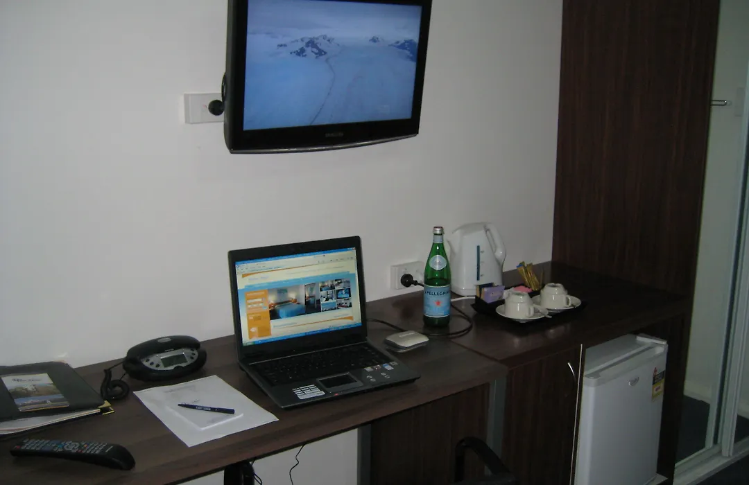 Devere Hotel-1