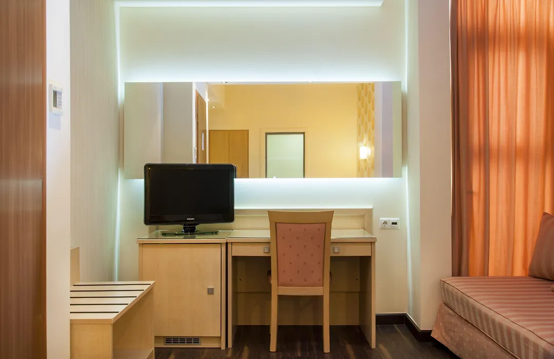 Amazon Hotel-1