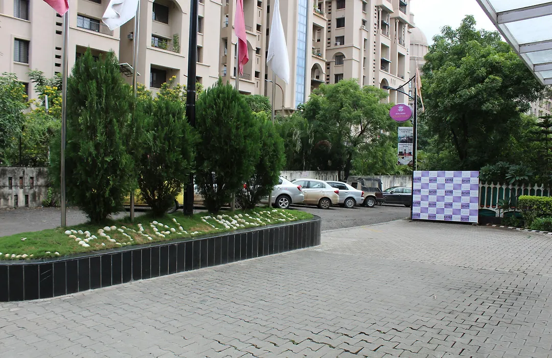 Royal Orchid Golden Suites Pune-1