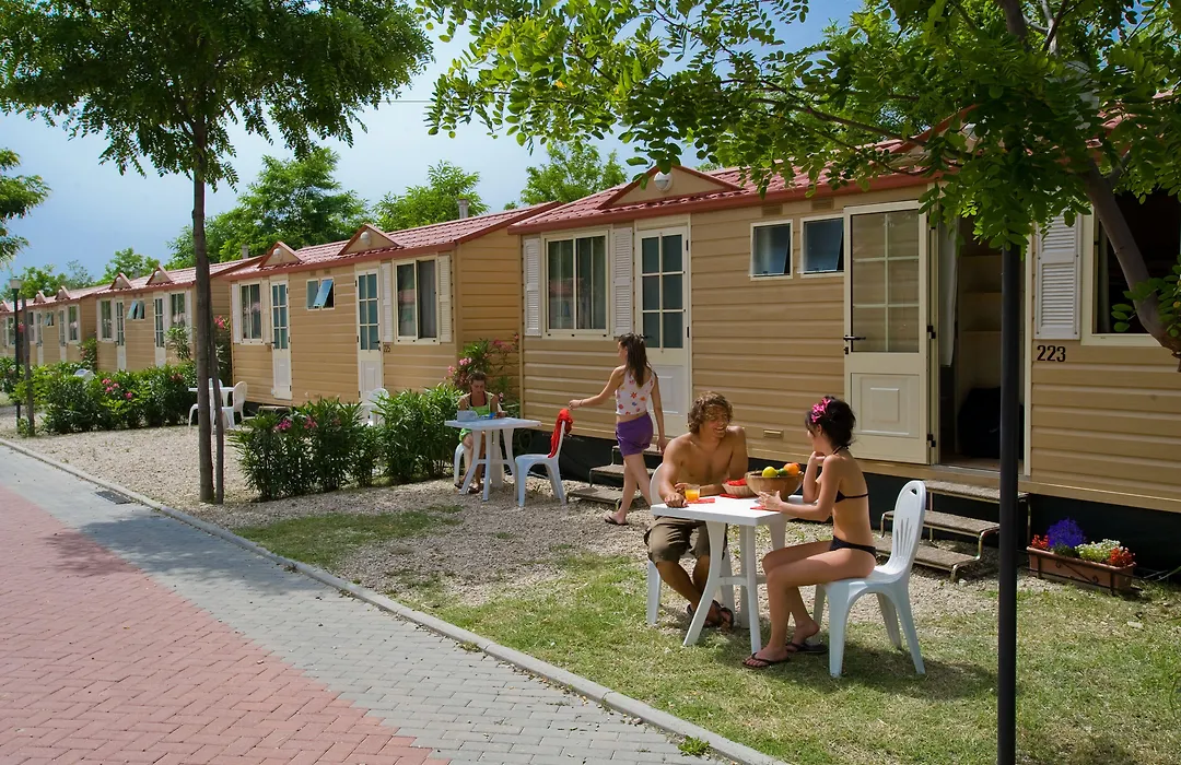 Hu Roma Camping In Town-1