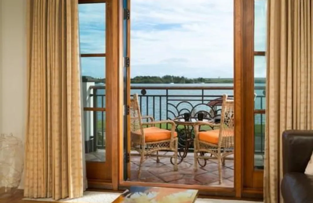 Black Dolphin Inn-1