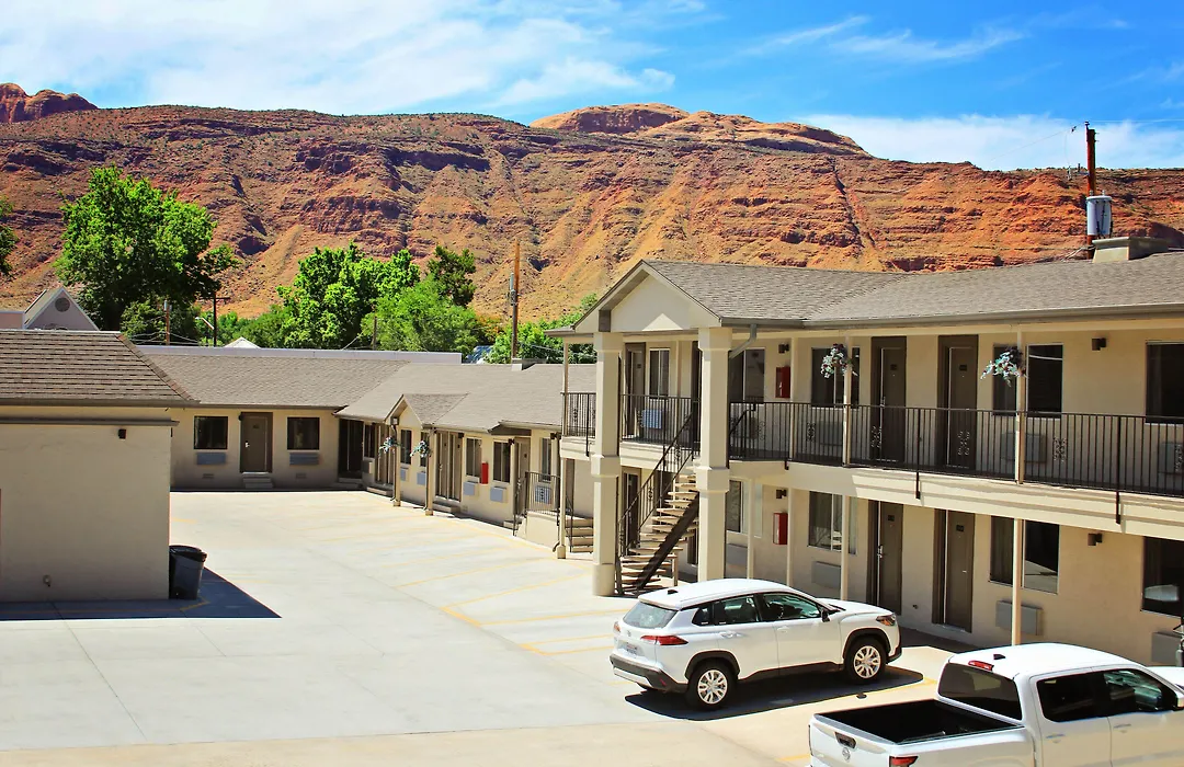 Bowen Motel-1