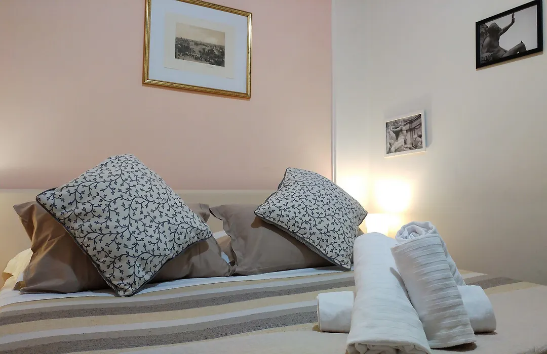 Dreaming Navona Rooms-1