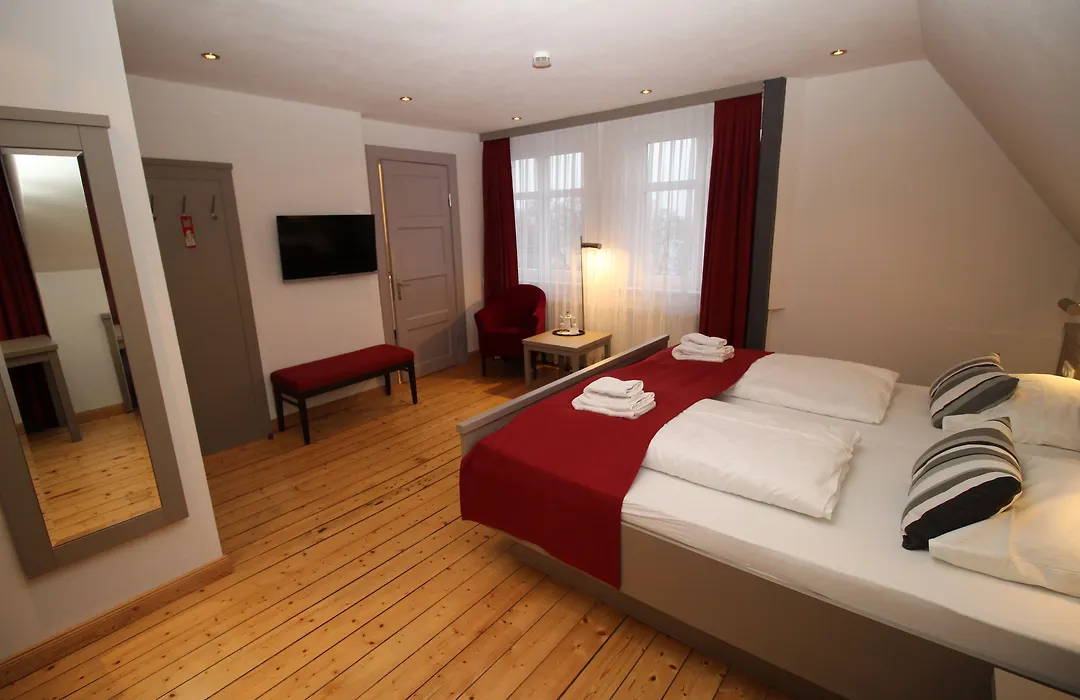 Hotel zur Treene-1