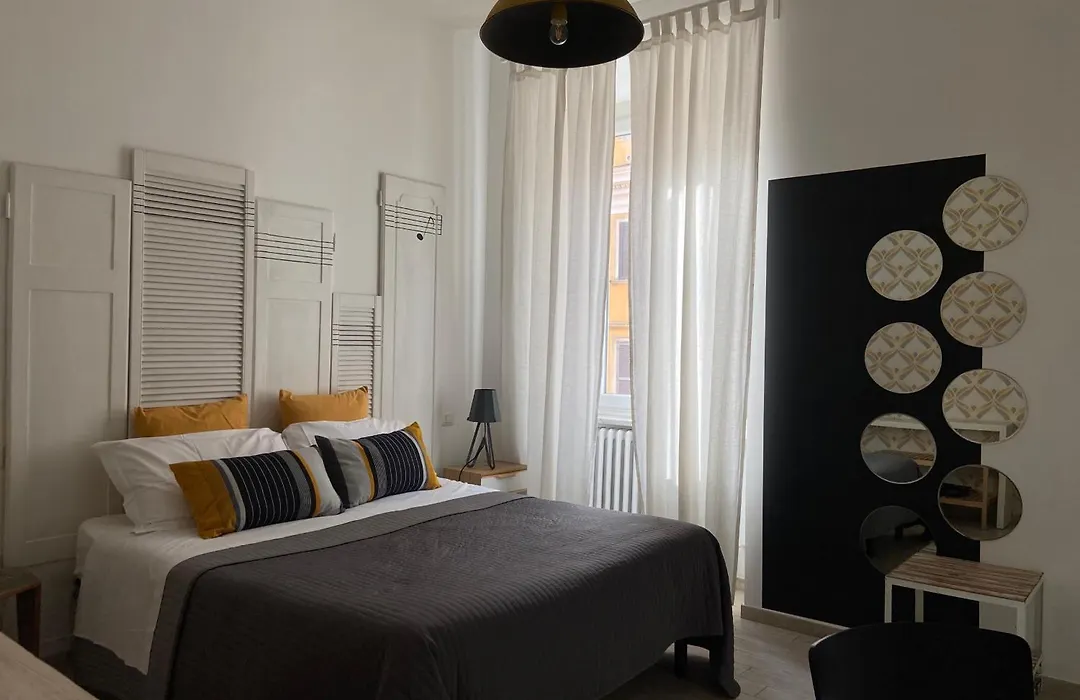 Room Of Arts-1