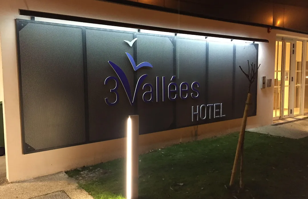Hotel Les 3 Vallées-1