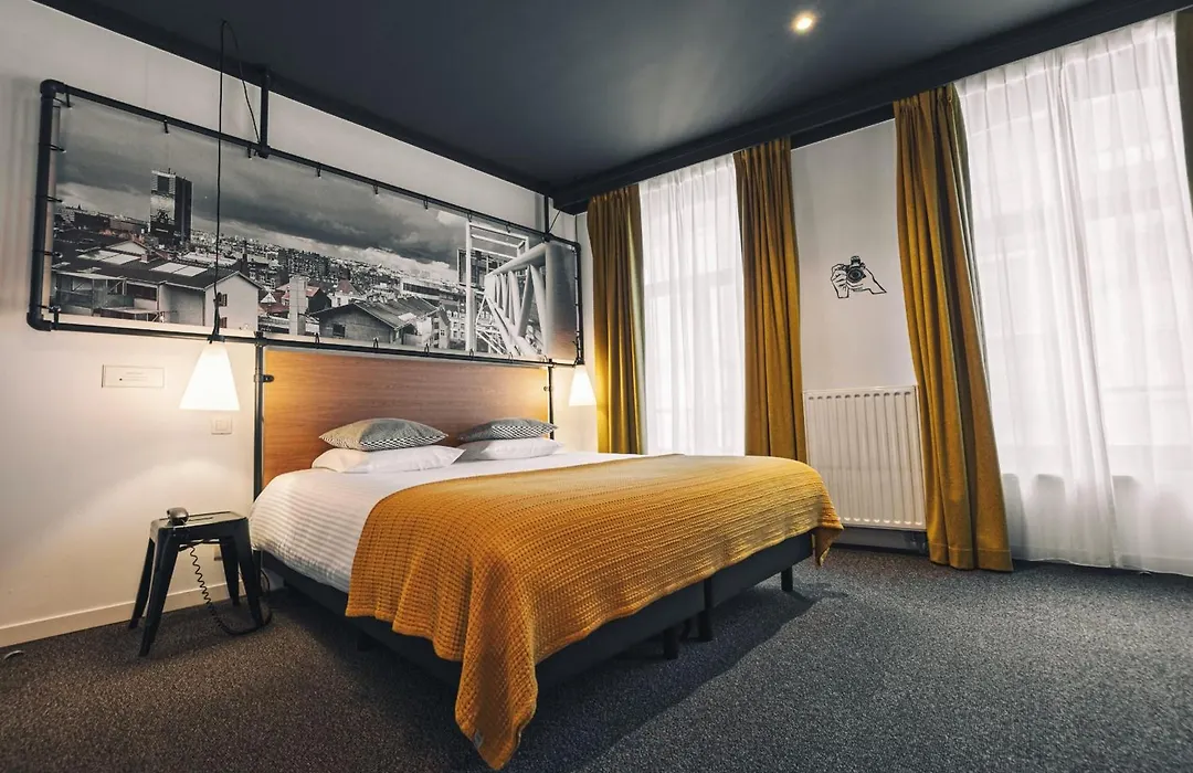 Zoom Hotel-1