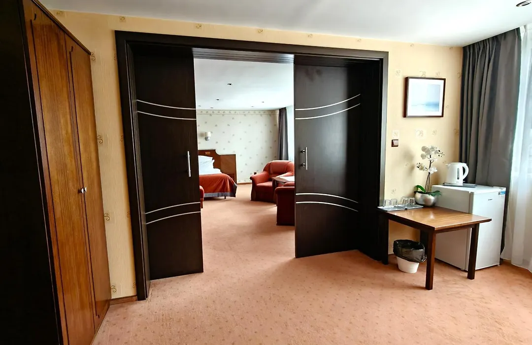 Hotel Alf-1