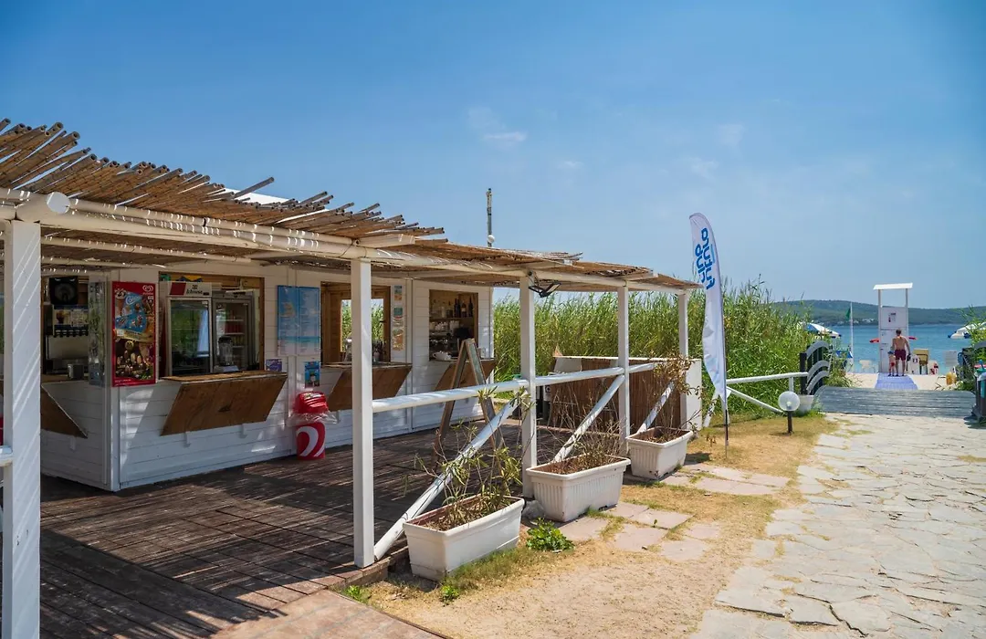 Hotel Baia Di Conte Club & Resort-1