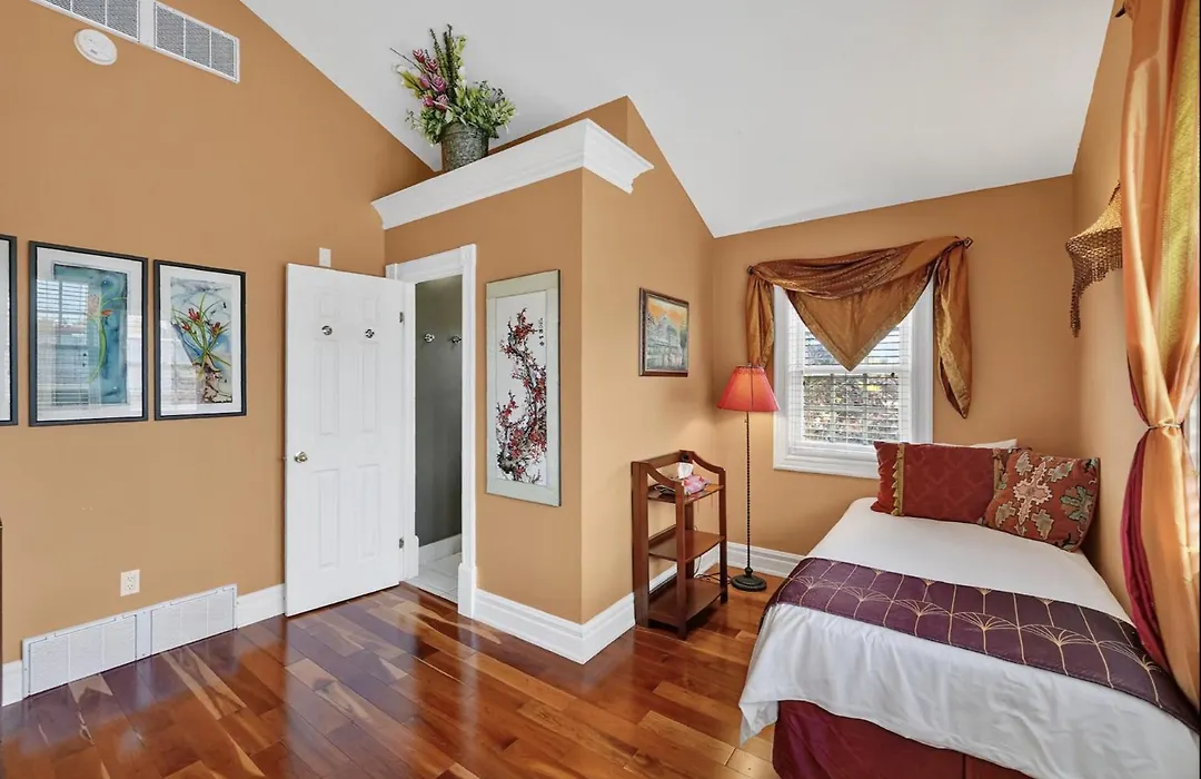 Globetrotters B&B-1