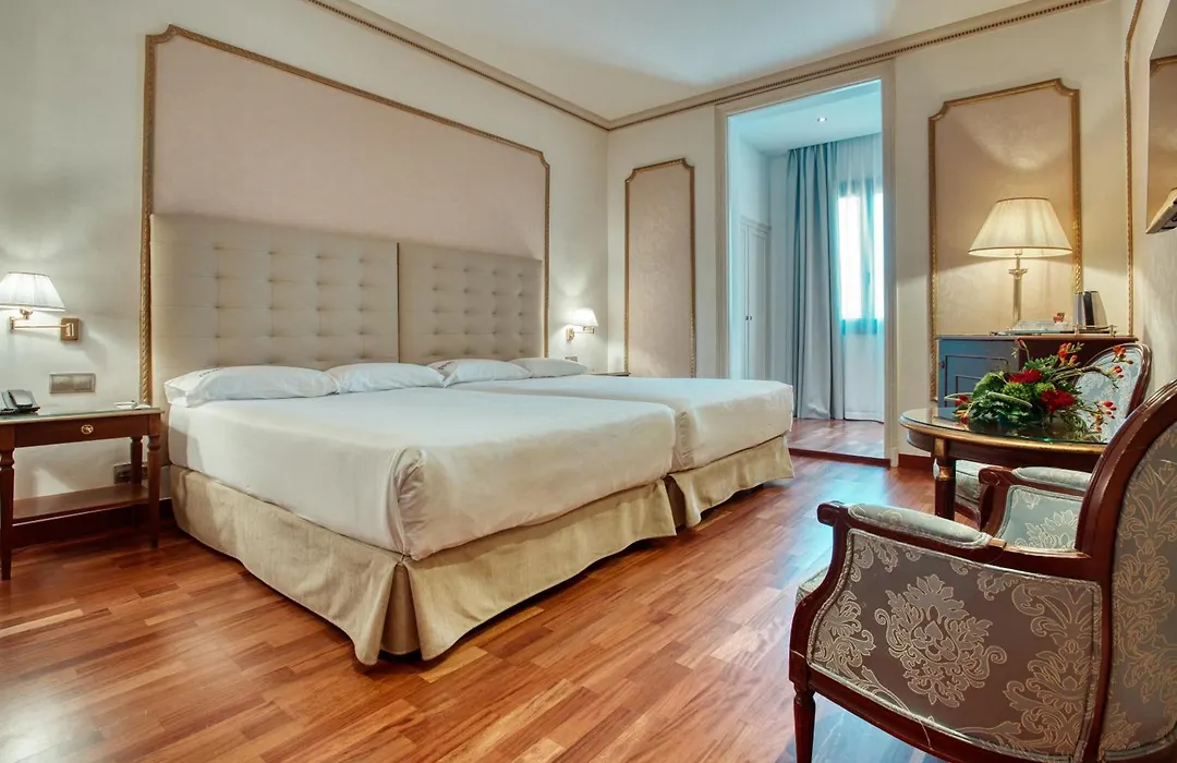Hotel Roger De Lluria-1