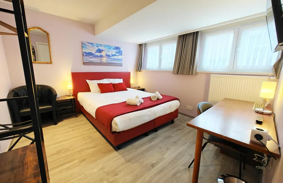 Hotel Cardiff-1