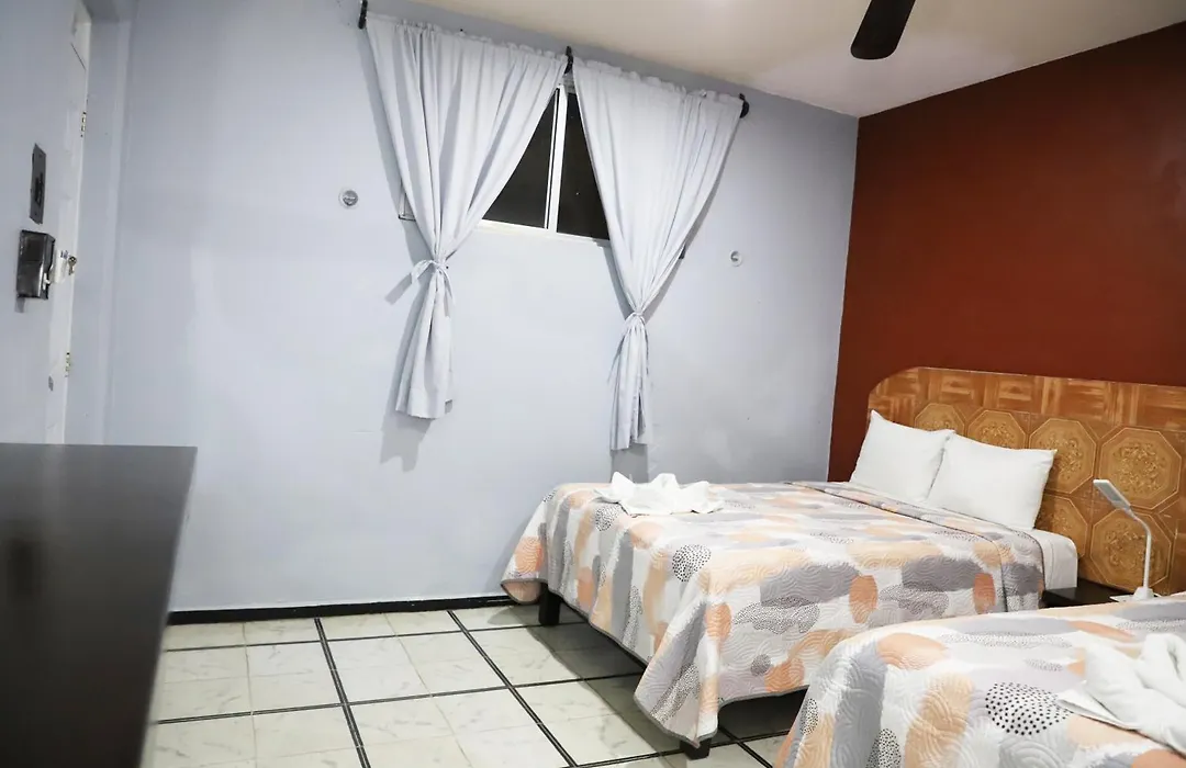 Hotel Murallas 231-1