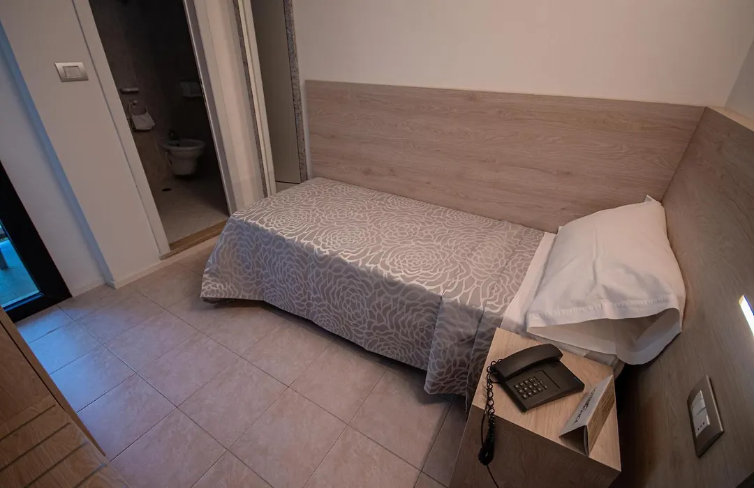Hotel Monica-1