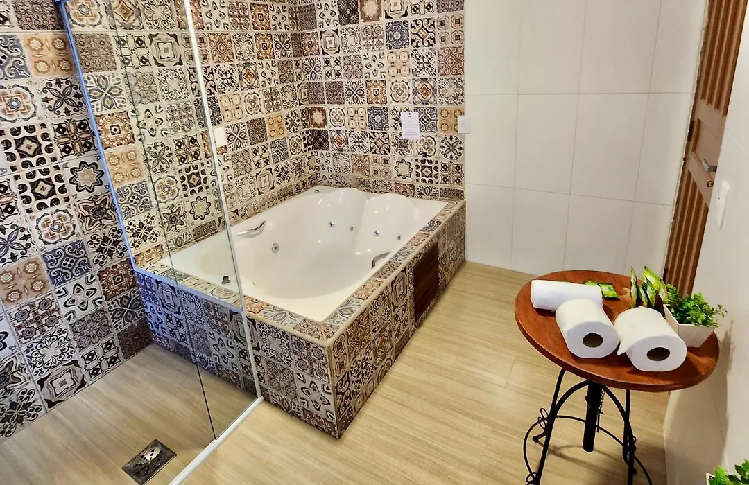 Pousada Bliss House - Opções de suites com hidromassagem-1